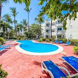 https://hotel-deluxe-suites-studio-sol-caribe-del-mar-bavaro.comcaribbean.com